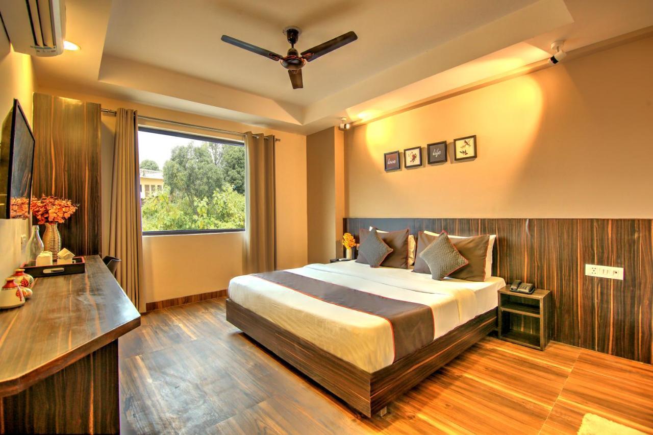 Artisan Rooms Nuova Delhi Esterno foto